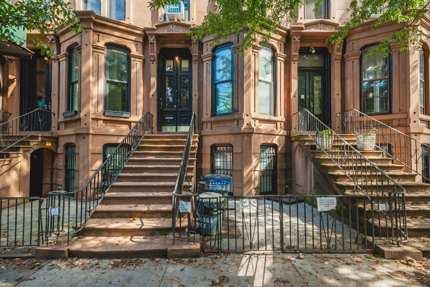 Primary Photo Of 61 Cambridge Pl, Brooklyn Apartments For Sale