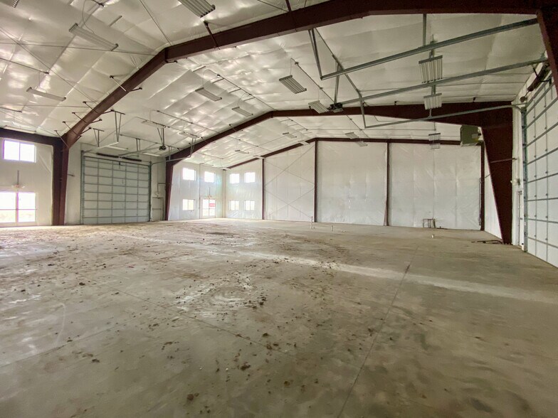 More Photos Of 6414 Wickum Rd, Williston Warehouse For Lease