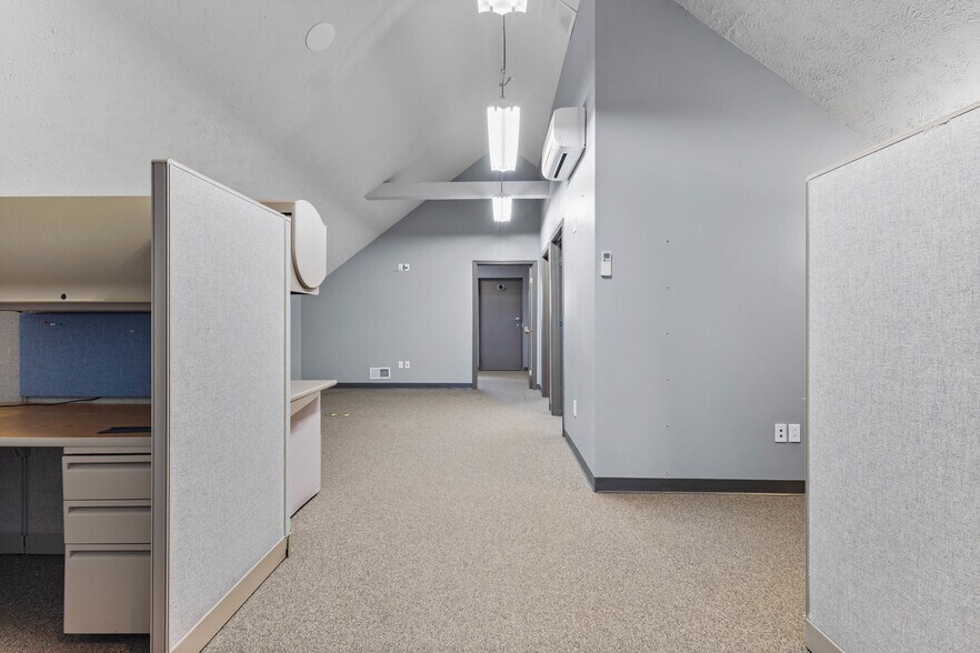 More Photos Of 1450 E Ridge Rd, Rochester Freestanding For Sale