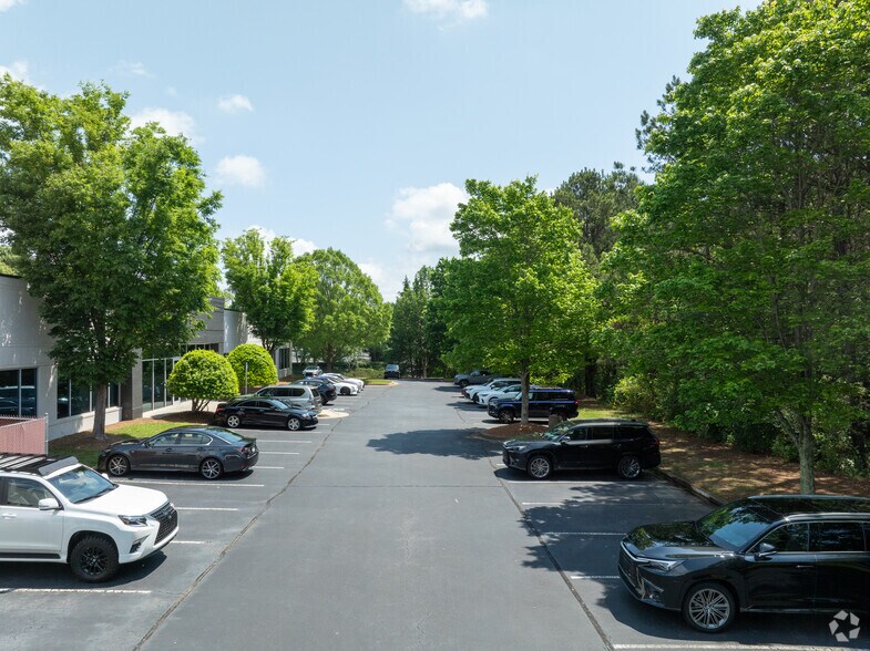 More Photos Of 11560 Great Oaks Way, Alpharetta Unknown For Lease
