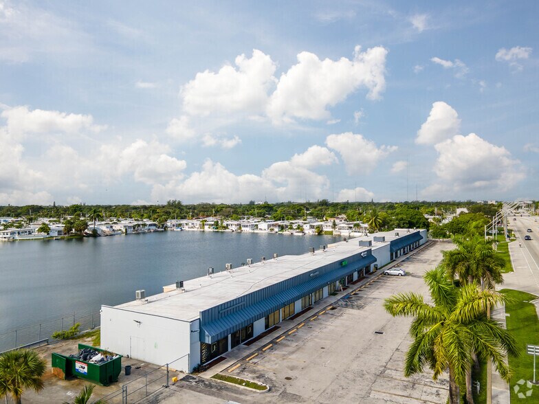 More Photos Of 3192-3194 W Hallandale Beach Blvd, Hallandale Freestanding For Lease