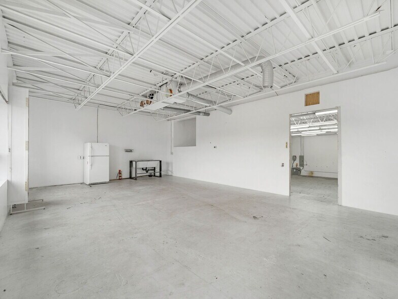 More Photos Of 88-142 Cawthra Ave, Toronto Warehouse For Lease