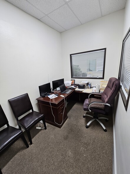 More Photos Of 445-475 N Lake Ave, Pasadena Freestanding For Lease