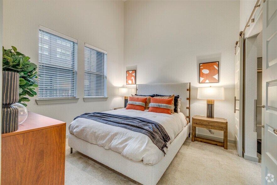 More Photos Of 2219 E 11th St, Tulsa Apartments For Lease