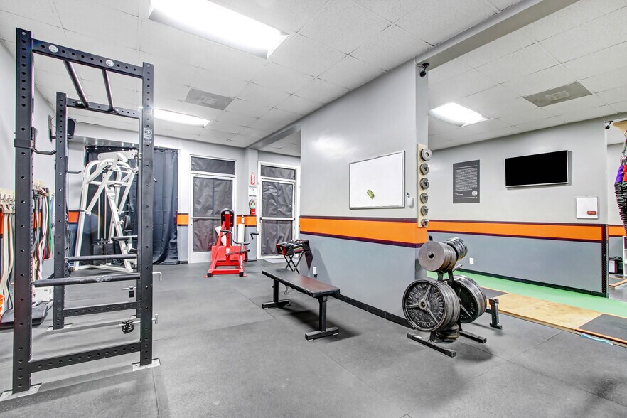 More Photos Of 6200 W Manchester Ave, Los Angeles Freestanding For Sale