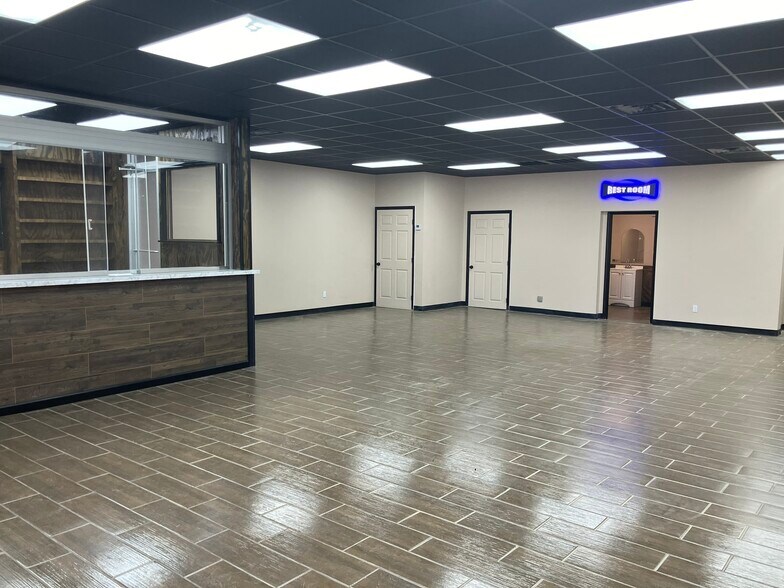 More Photos Of 1117 Floyd Rd, Columbus Convenience Store For Sale