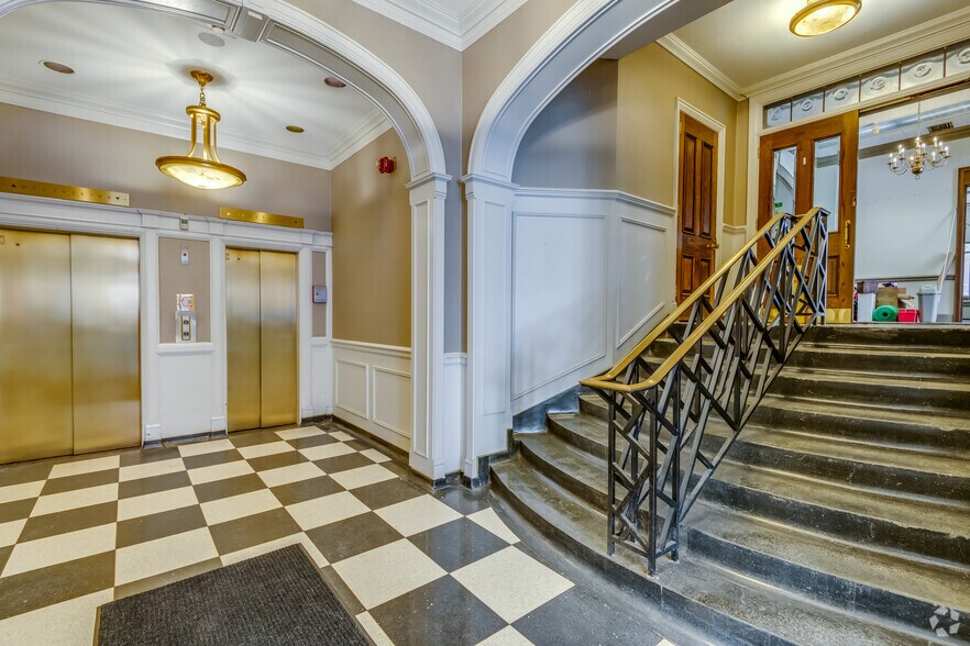 More Photos Of 225 E Mason St, Milwaukee Office Residential For Sale