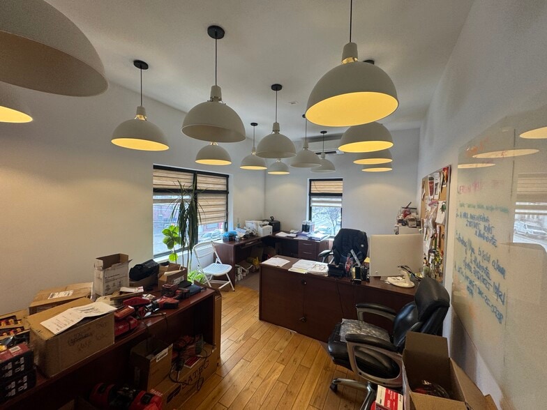 More Photos Of 174 Targee St, Staten Island Office For Lease