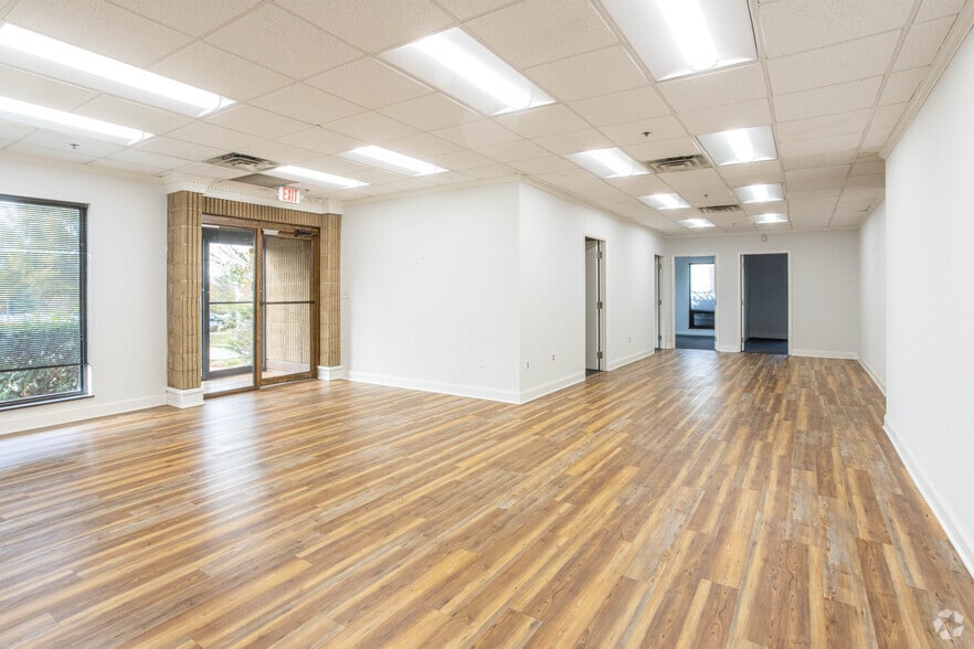 More Photos Of 120 Williamette Ln, Bowling Green Warehouse For Lease