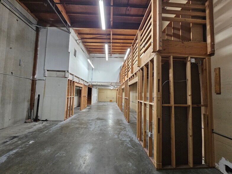 More Photos Of 430 N Canal St, South San Francisco Manufacturing For Sale