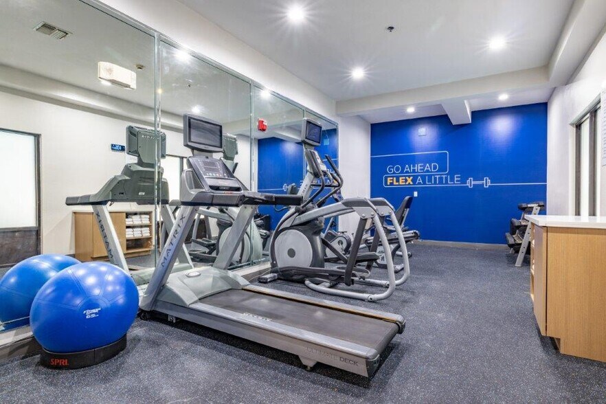 More Photos Of 5696 I 49 N Service Rd, Opelousas Hotel For Sale