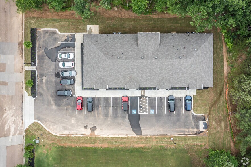 More Photos Of 6952 Dogwood Manor N, Olive Branch Office For Lease