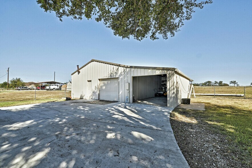 More Photos Of 9806 Schmidt Ln, Manor Land For Sale