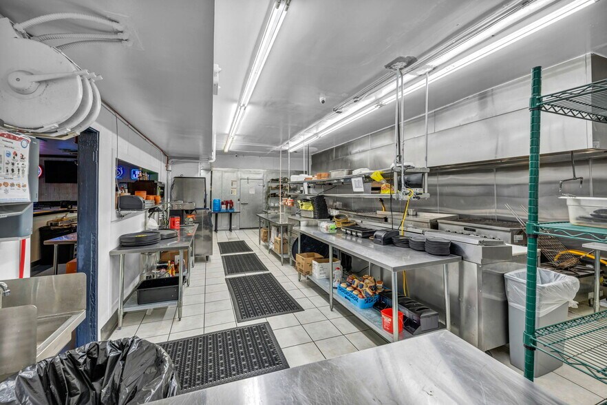 More Photos Of 2021 E Charleston Blvd, Las Vegas Storefront Retail Office For Lease