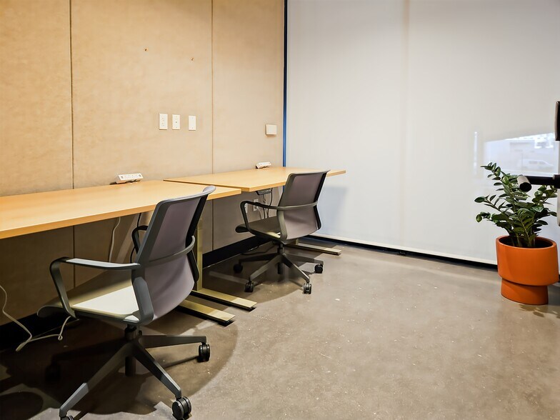 More Photos Of 200 W Monroe St, Phoenix Coworking Space