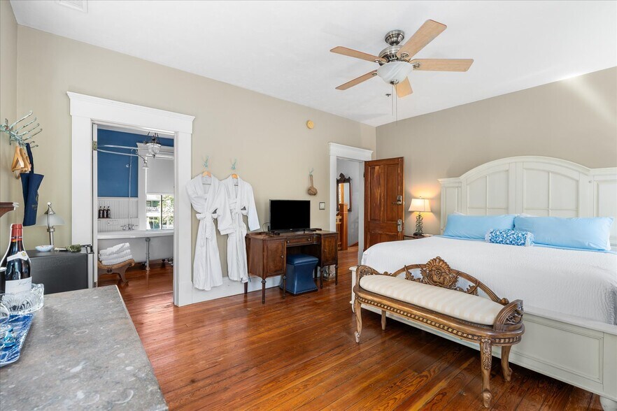 More Photos Of , Gainesville Hospitality For Sale