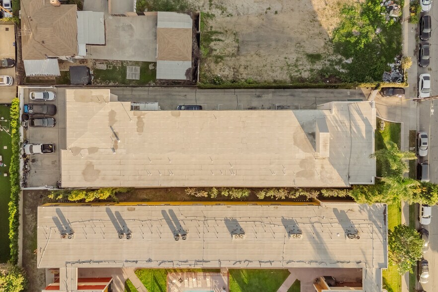 More Photos Of 11725 Gilmore St, North Hollywood Apartments For Sale