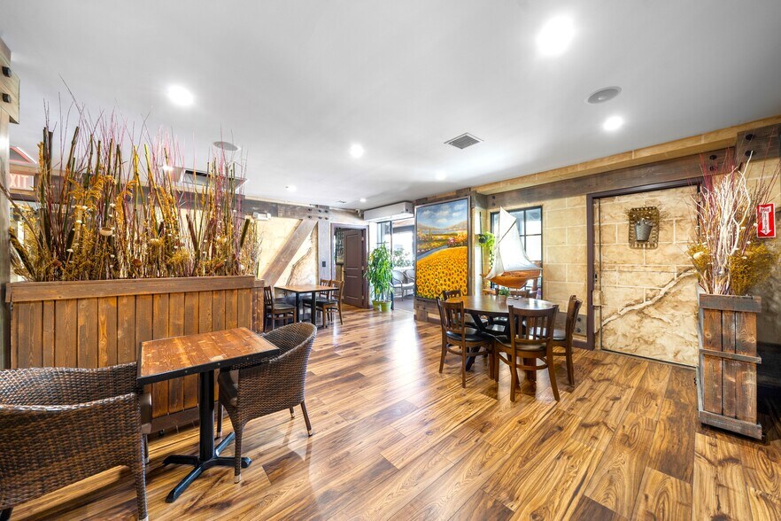 More Photos Of 228 S Oxford Ave, Los Angeles General Retail For Sale