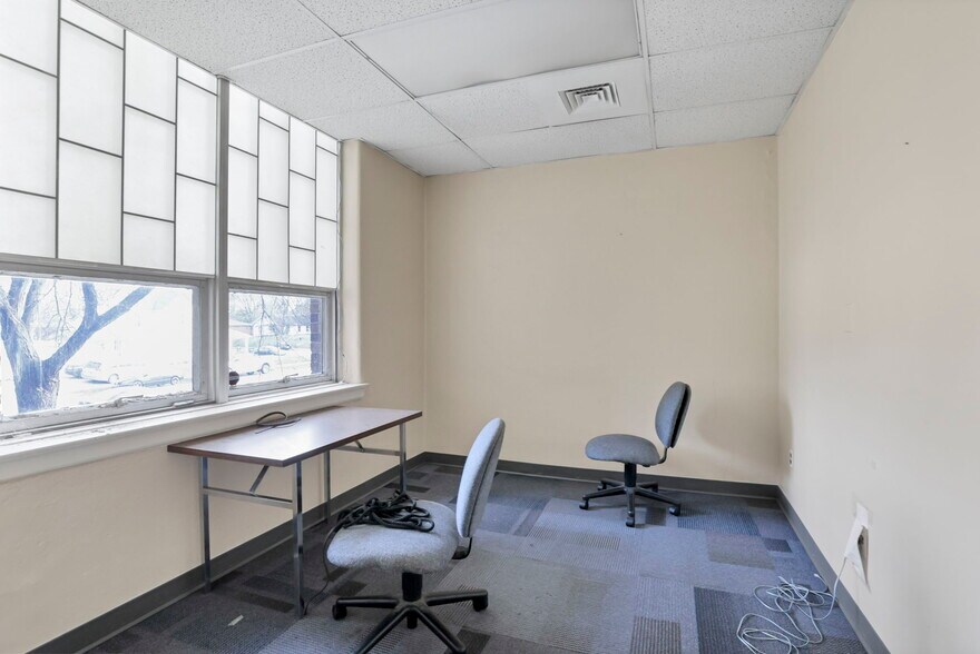 More Photos Of 300 E Auburn Ave, Springfield Office For Sale