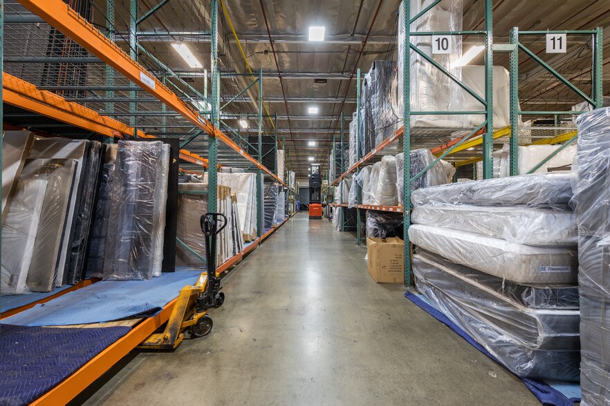 More Photos Of 1900-1950 E 25th St, Vernon Manufacturing For Lease