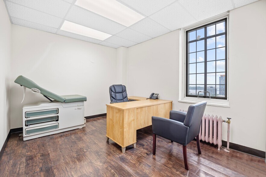 More Photos Of 142-144 Joralemon St, Brooklyn Medical For Lease
