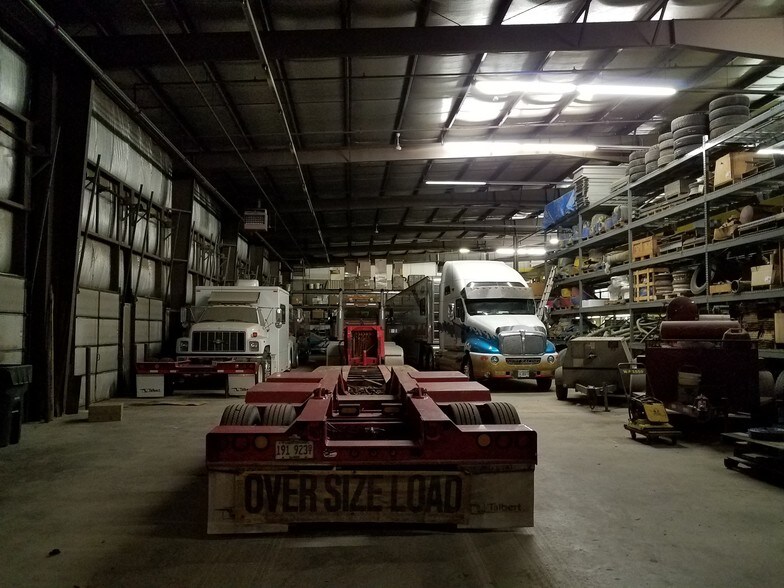 More Photos Of 1326 Industrial Dr, Lake in the Hills Distribution For Sale