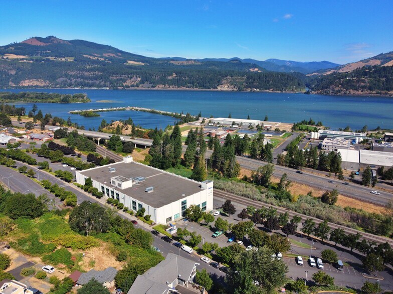 More Photos Of 902 Wasco St, Hood River Light Manufacturing For Lease