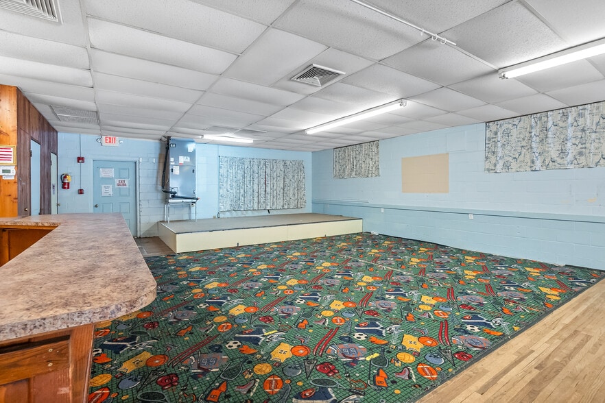 More Photos Of 855 W Desoto St, Clermont Specialty For Lease