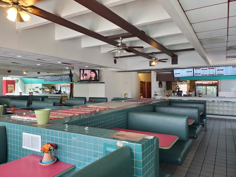 More Photos Of 5901 Gibson Blvd SE, Albuquerque Restaurant For Sale