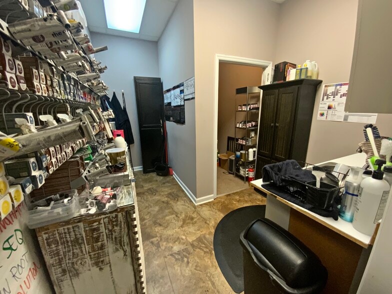 More Photos Of 1012 Noble St, Anniston Storefront Retail Office For Sale