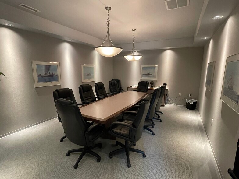 More Photos Of 1869 E Maple Rd, Troy Medical For Lease