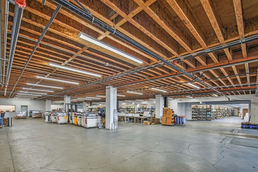 More Photos Of 2250 Maple Ave, Los Angeles Warehouse For Lease