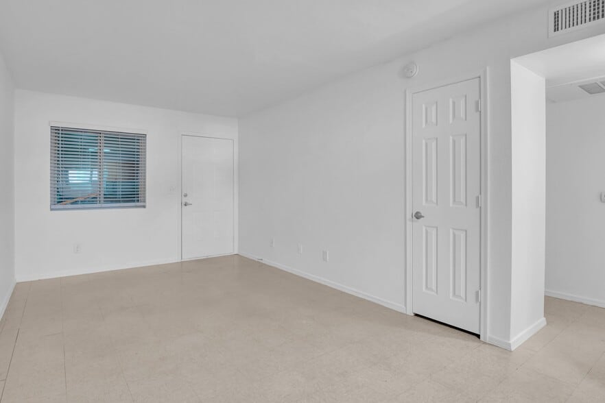 More Photos Of 2234 W Hazelwood St, Phoenix Apartments For Sale
