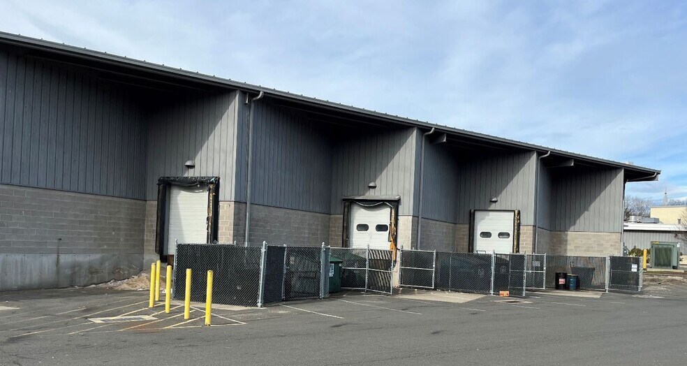 More Photos Of 20-60 Pershing Dr, Derby Unknown For Lease