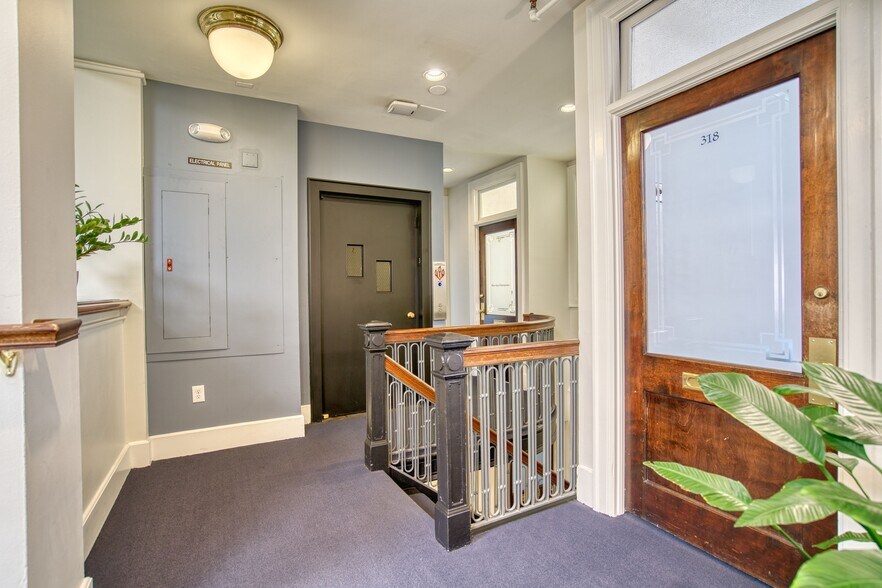 More Photos Of 1200 Pearl St, Boulder Office For Lease