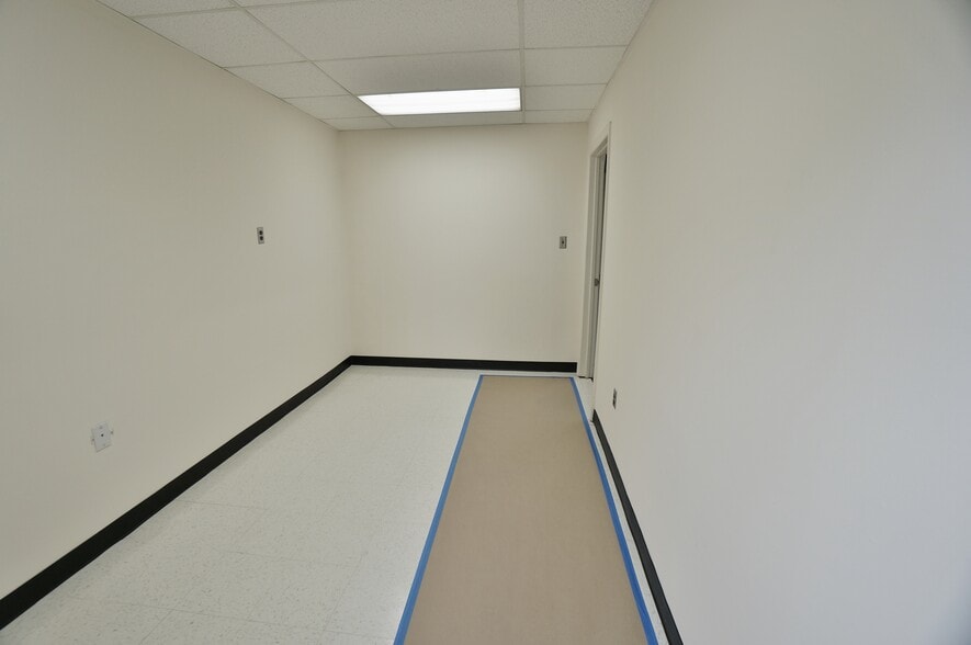 More Photos Of 1148-1174 Taft St, Rockville Warehouse For Lease