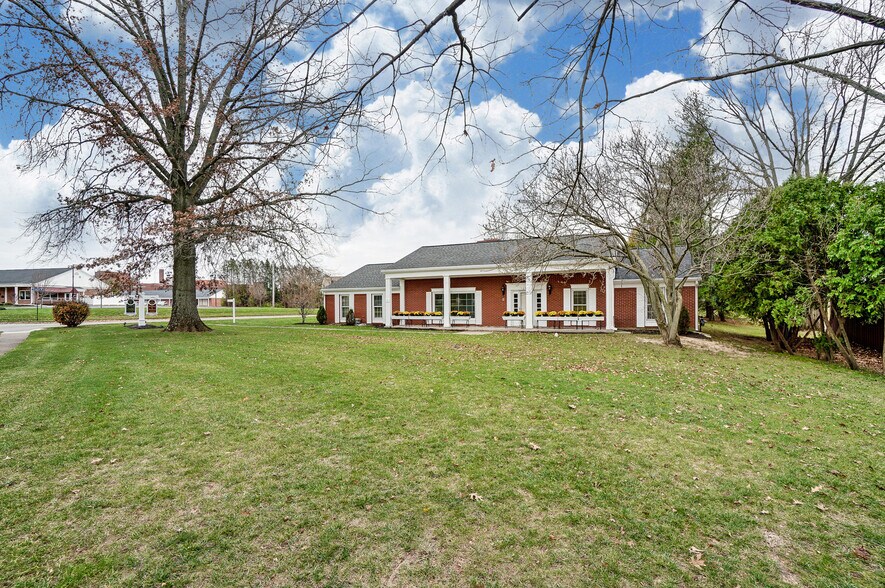 More Photos Of 1354 N Monroe Dr, Xenia Medical For Lease