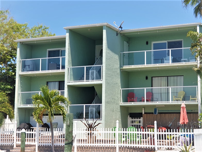 More Photos Of 125 110th Ave, Treasure Island Apartments For Sale