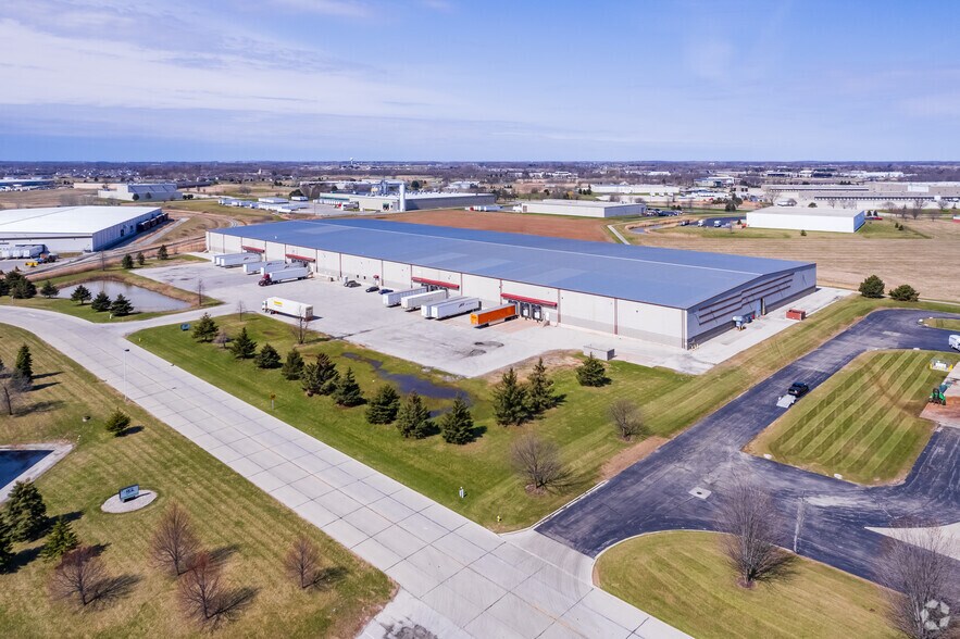 More Photos Of 1998 Venture Ave, De Pere Warehouse For Lease