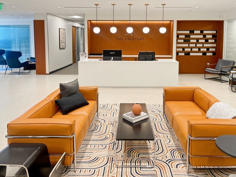 More Photos Of 100 Crescent Ct, Dallas Coworking Space