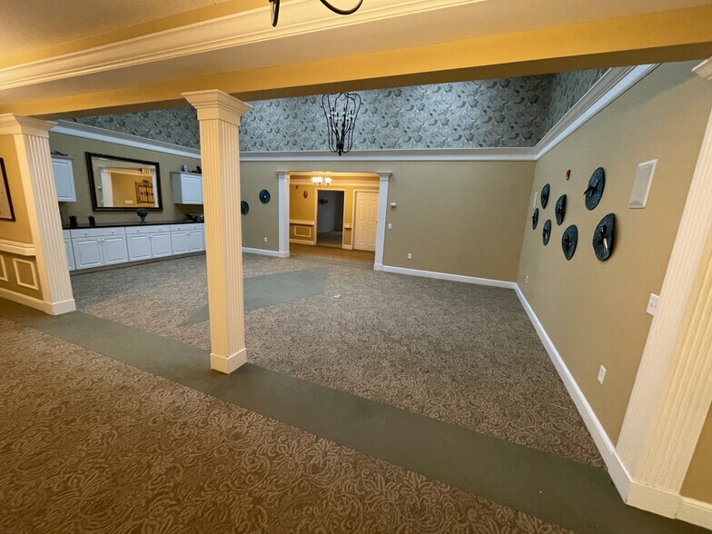 More Photos Of 1069 Klotz Rd, Bowling Green Medical For Sale