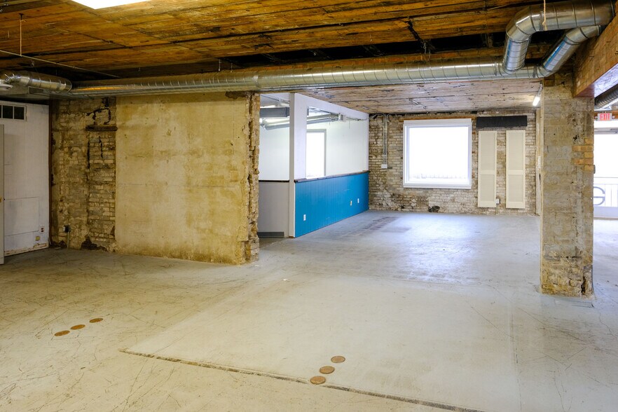 More Photos Of 408 W Main St, Benton Harbor Freestanding For Lease