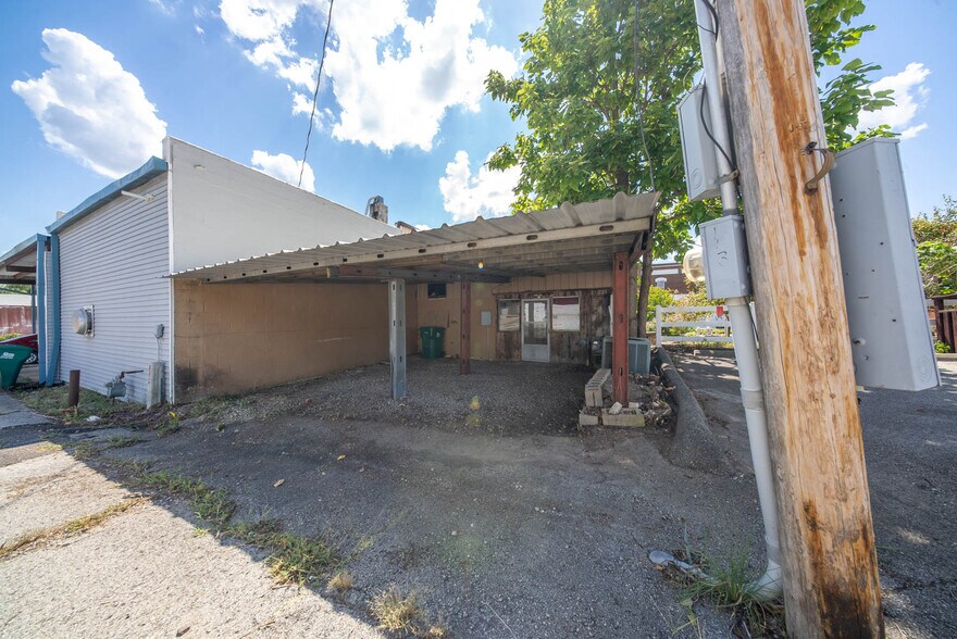 More Photos Of 113 E Main St, Willow Springs Storefront For Sale