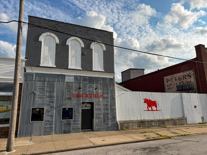 Primary Photo Of 906 Hampshire St, Quincy Bar For Sale