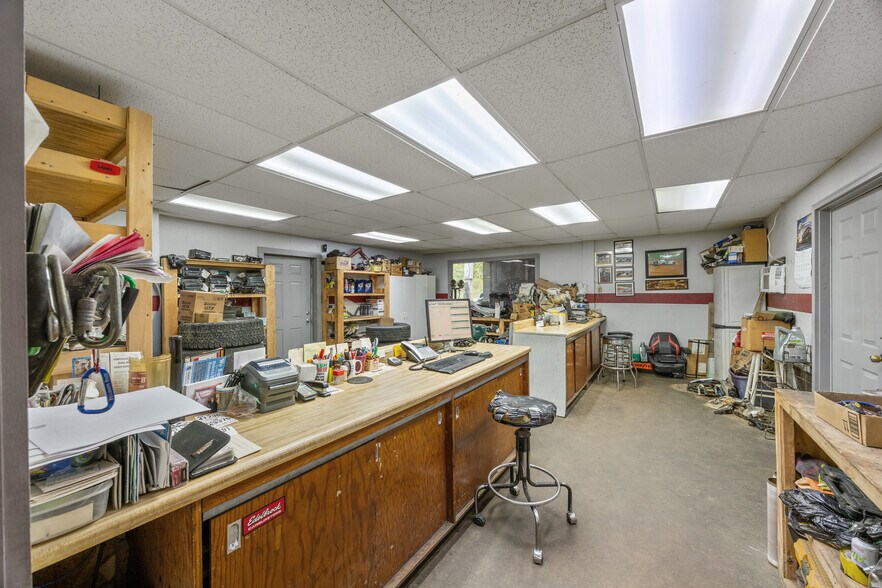 More Photos Of 1021 E Hendron Chapel Rd, Knoxville Manufacturing For Sale