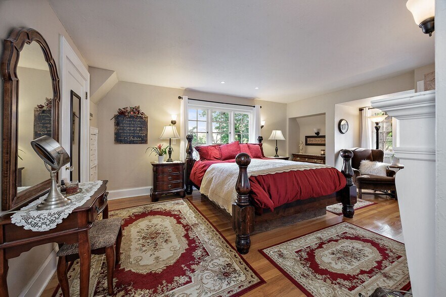 More Photos Of 2336 Table Rock Rd, Medford Freestanding For Sale