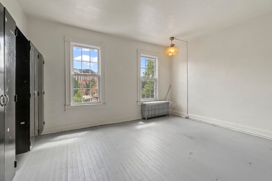 More Photos Of 200 W Lorraine Ave, Baltimore Storefront Retail Residential For Sale