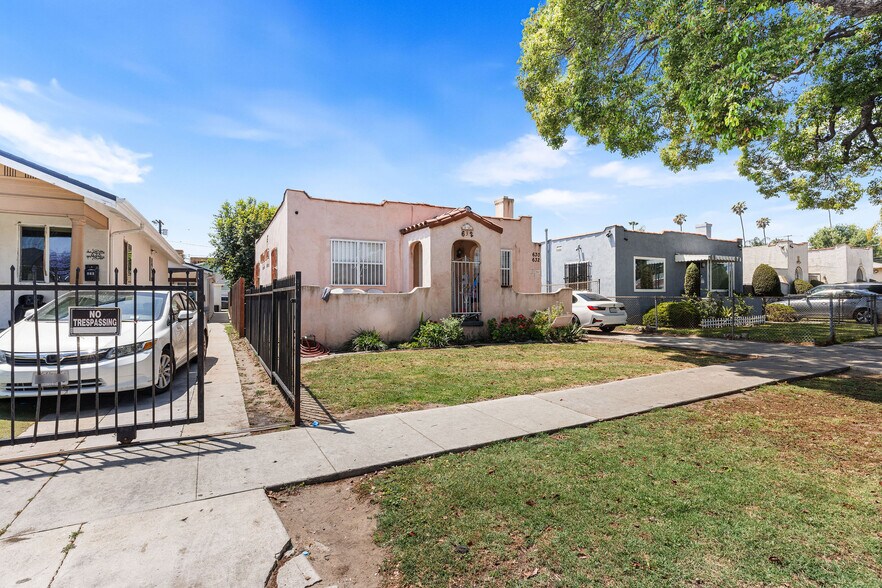 More Photos Of 632 E 78th St, Los Angeles Multifamily For Sale
