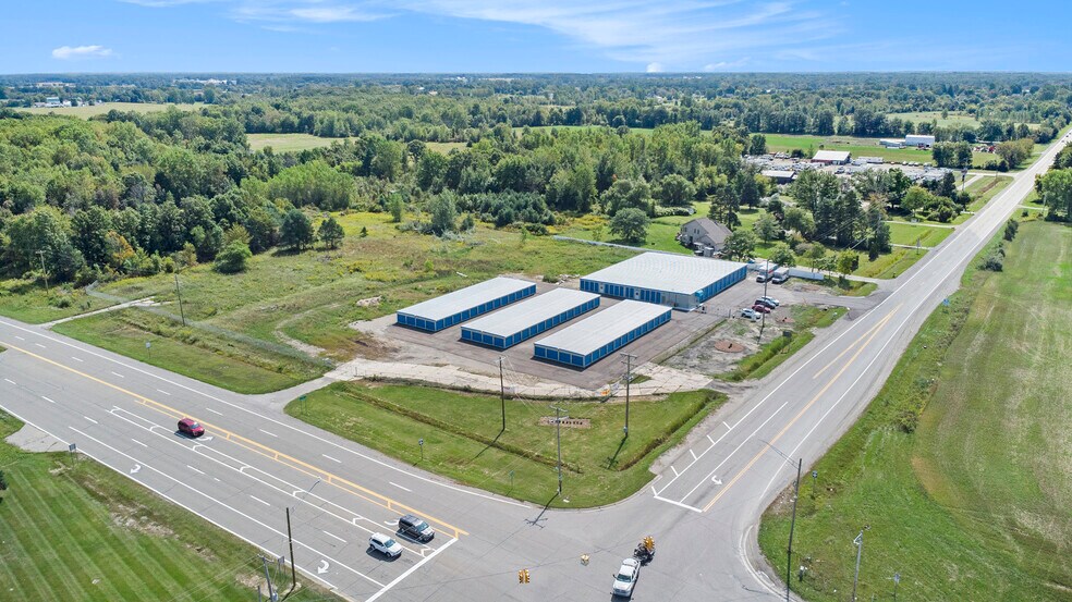 More Photos Of 2011 S Sheridan Rd, Lennon Specialty For Sale