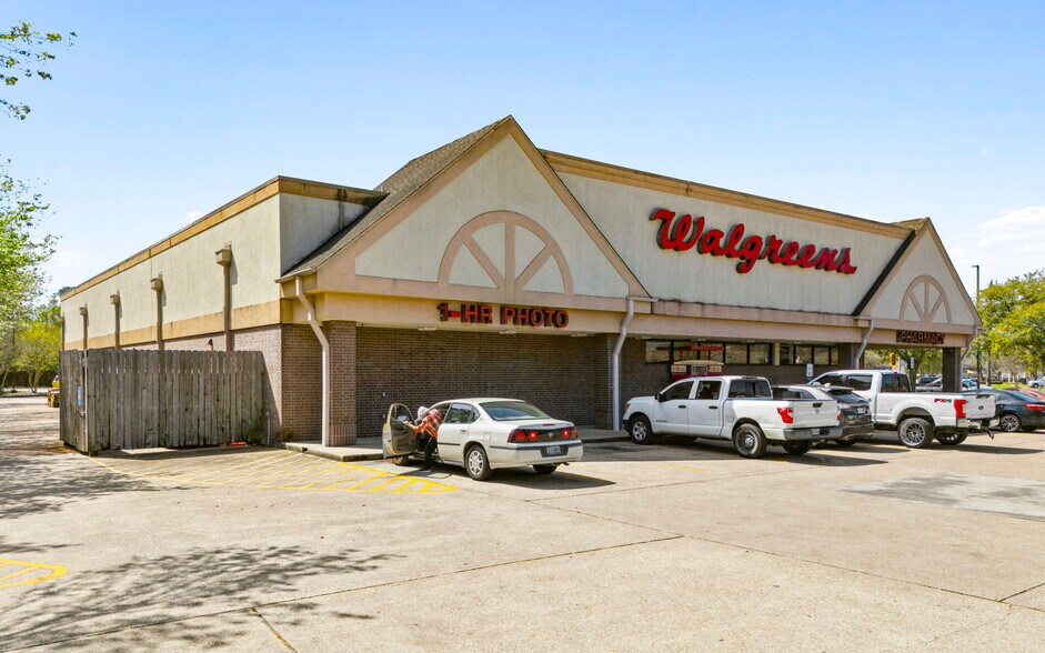 More Photos Of 6795 Calder Ave, Beaumont Drugstore For Sale